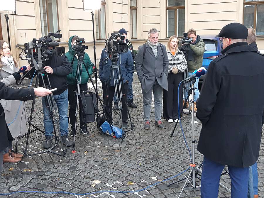 Pohled na průběh tiskové konference
